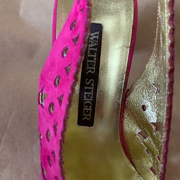 Walter Steiger 1980’s suede fuchsia sling back heels with perforated shapes. - Picture 7 of 9